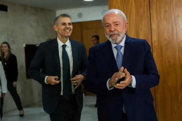 [Após especulações, Lula mantém Sidônio no governo e define marqueteiro da campanha]
