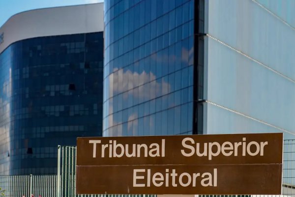 [TSE assina acordo com big techs para combate à desinformação nas eleições]