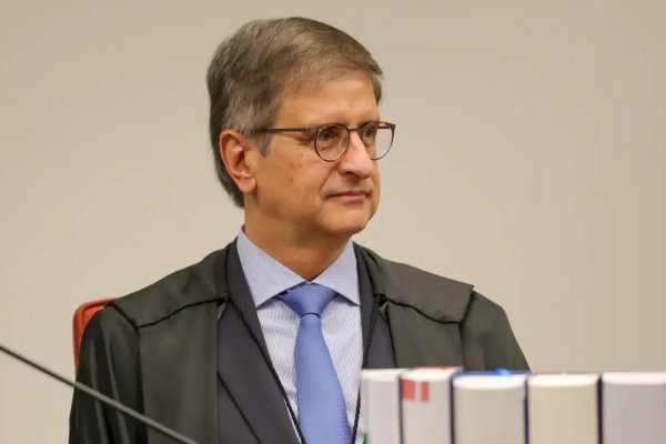 [PGR defende manutenção da prisão domiciliar concedida a Bolsonaro]