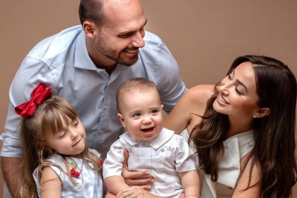[Além de Eduardo, Trump também deu green card à esposa dele e filhos ]