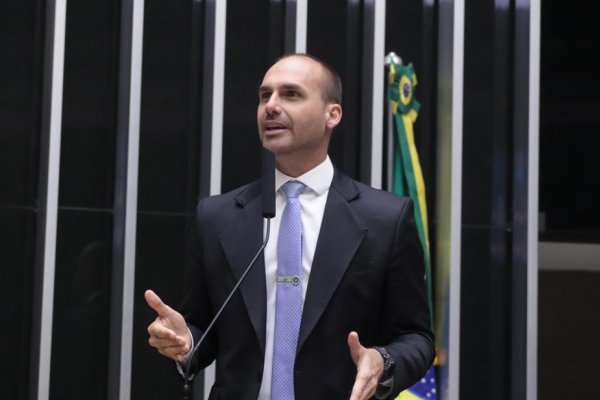 [PF recomenda a demissão de Eduardo Bolsonaro por abandono de cargo; ministro da Justiça decidirá]