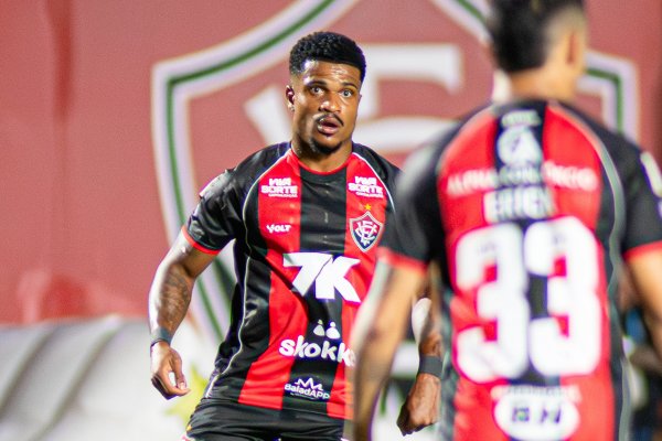 [Vitória mira vaga no G-10 e busca primeira vitória fora de casa diante do Botafogo]