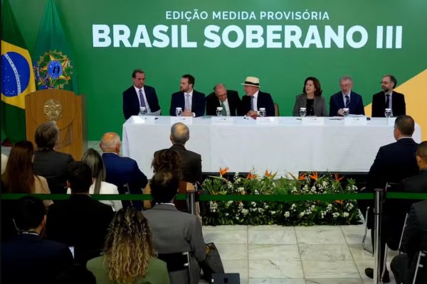 [Governo anuncia R$ 18,5 bilhões em crédito para empresas afetadas pelo tarifaço dos EUA]