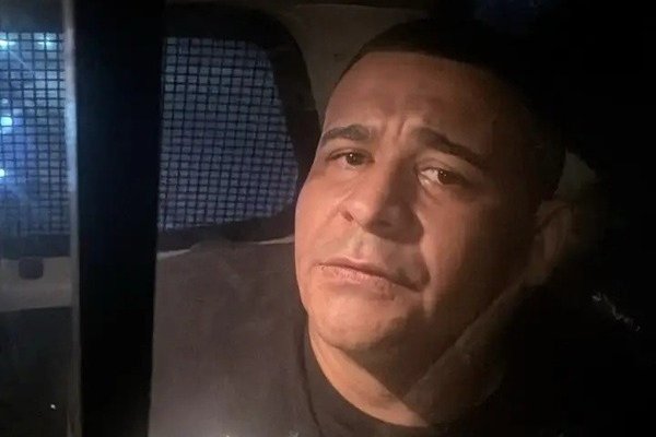 [Polícia prende um dos principais líderes do Comando Vermelho no RJ]