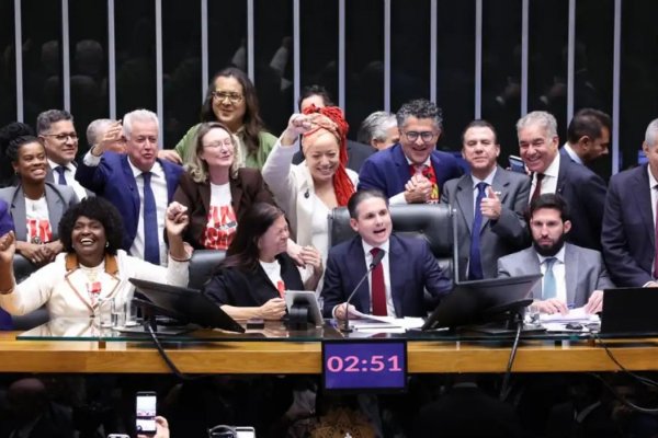 [Estudo estima que 87% dos deputados federais pretendem concorrer à reeleição]
