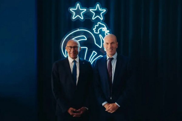 [Zidane é anunciado como novo técnico da França e assina contrato até 2030]