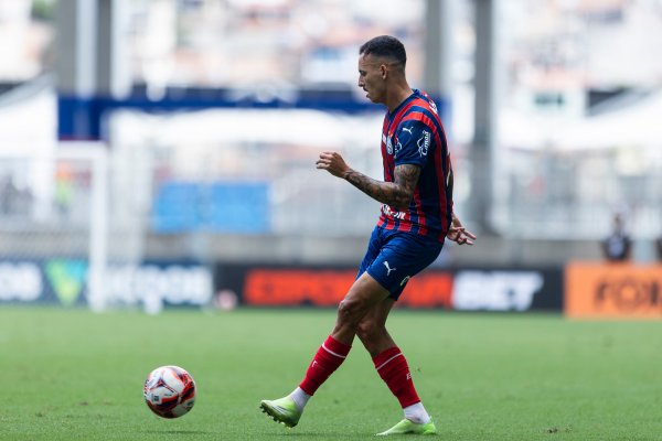 [São Paulo acerta contratação de Iago Borduchi e aguarda fim de transfer ban para inscrever lateral]