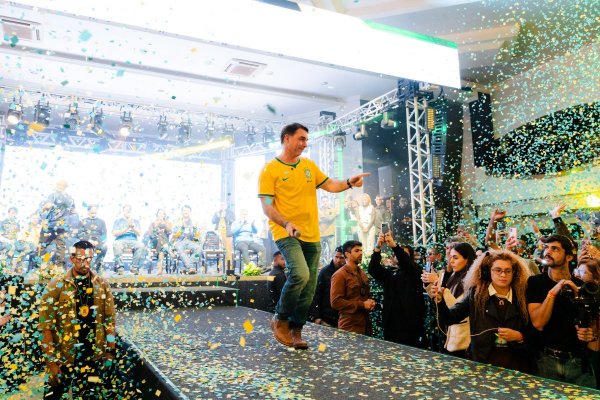 [Flávio deixa escolha da vice para os últimos dias do prazo eleitoral]