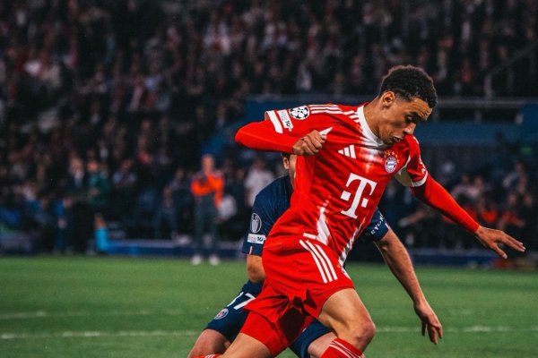 [Jogador desmaia em campo durante amistoso do Bayern de Munique]