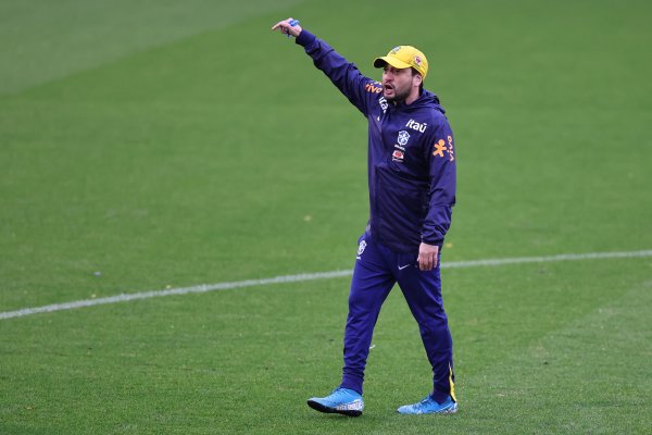 [Arthur Elias destaca planejamento do Brasil após definição do caminho na Copa do Mundo]