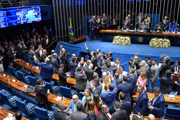 [Nove deputados investigados no STF declaram aumento de R$ 33,9 milhões em bens no TSE, diz site]