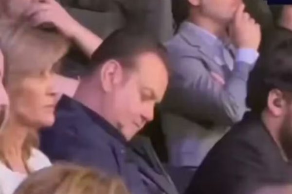 ['Vai dormir tranquilo igual ao Kassab', brinca Caiado após vídeo de vice cochilando no debate]