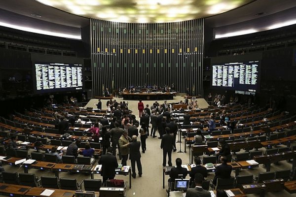 [Relator preserva texto da Câmara e facilita o avanço do fim da 6x1 para governo Lula]