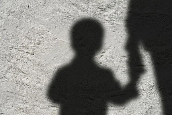 [Homem é condenado a mais de 10 anos de prisão por participação em rede de pornografia infantil ]
