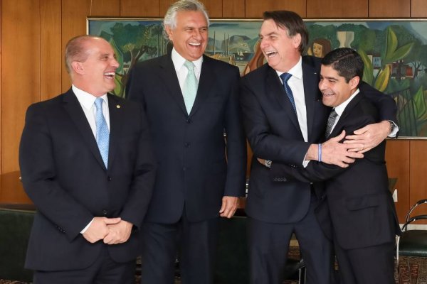 [Vídeo: Apoiado por ACM Neto, Ronaldo Caiado declara que vai anistiar todos os condenados pelo 8 de janeiro caso se torne presidente]