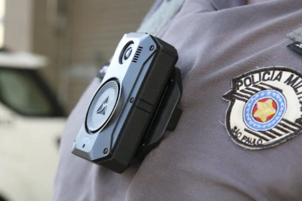 [Investigações sobre mau uso de câmeras da PM flagram direção imprudente e disparo desnecessário]