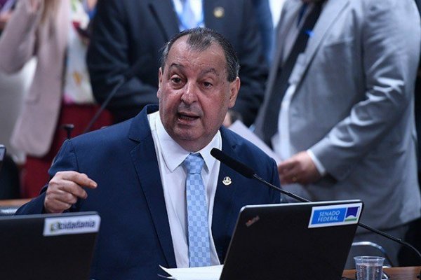 [Senador rejeita emendas, entrega relatório e fim da escala 6x1 fica pronto para votação na CCJ]