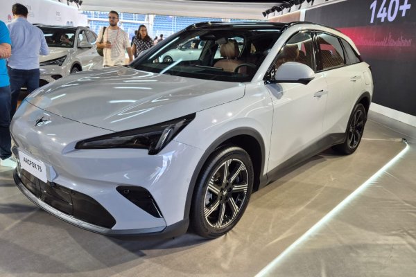 [BAIC chega ao país com três modelos e quer chegar às cinco marcas mais vendidas no país ]