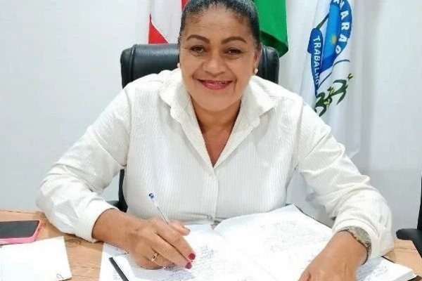 [Vereadora é afastada de presidência de Câmara na Bahia após se eleger pela 3ª vez consecutiva ao cargo ]