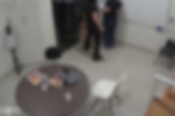 [Vídeo: Professor é esfaqueado 9 vezes por aluno de 14 anos em sala de aula]