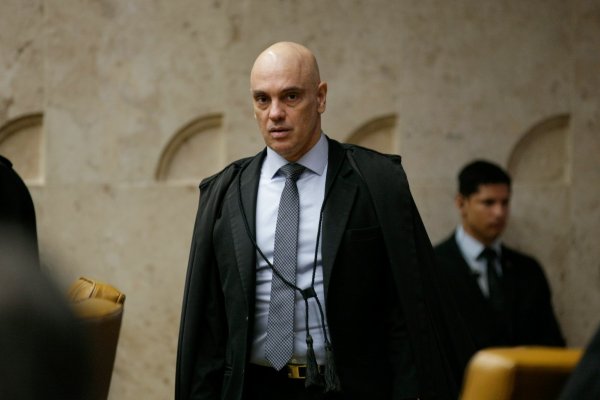 [Moraes usa documento da PF apócrifo e sem valor probatório contra André Mendonça]