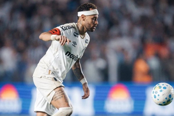 [Neymar tem constatada lesão na coxa e poderá ficar fora de campo por até dois meses ]