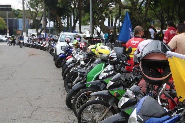[Apenas 1 em cada 5 motociclistas de app tem cobertura previdenciária]