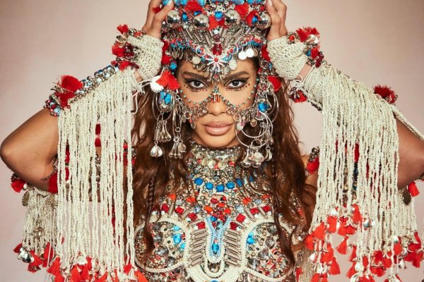 [Anitta fala pela primeira vez sobre ser rainha de bateria da Grande Rio]