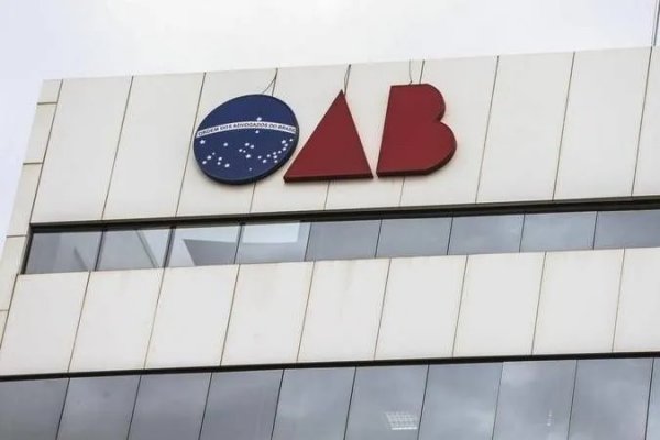 [OAB nacional pede rigor, mas seccionais defendem afastamento de Moraes]
