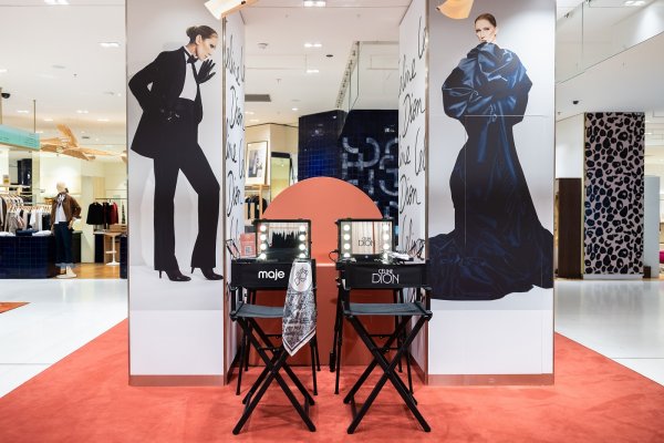 [Retorno de Céline Dion aos palcos de Paris ganha um endereço especial também no universo da moda e do lifestyle!  ]