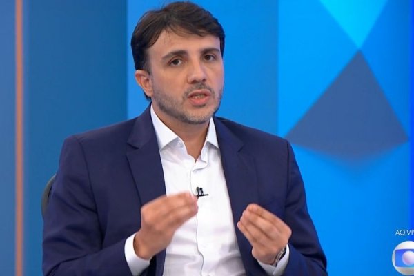 [Renan Santos critica sessão do STF após suspensão de julgamento sobre Moraes]