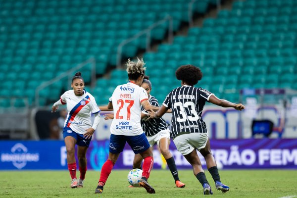 [Bahia perde para o Corinthians, mas registra maior público do futebol feminino na Bahia]