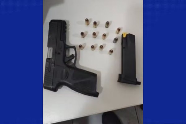 [Arma de fogo é encontrada em lixeira no banheiro de faculdade em cidade baiana ]