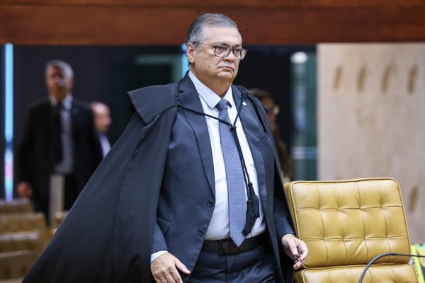 [Dino pede investigação contra todos os magistrados envolvidos indevidamente com o Banco Master ]