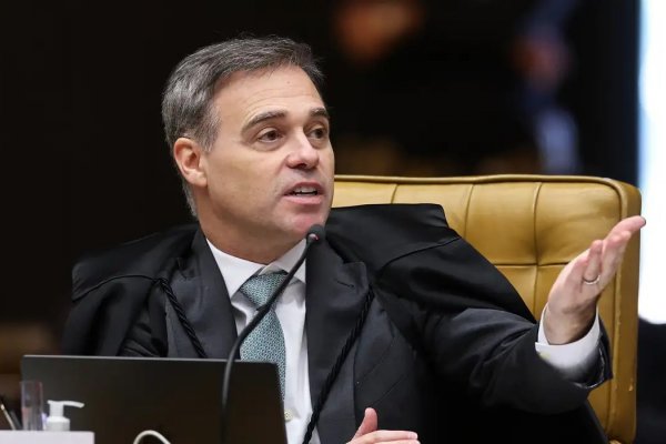 [Mendonça rejeita ação questionando reajuste do Bolsa Família anunciado por Lula]