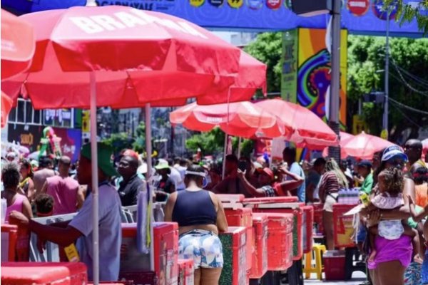 [Prefeitura abre cadastramento de ambulantes para o Carnaval 2027; confira]