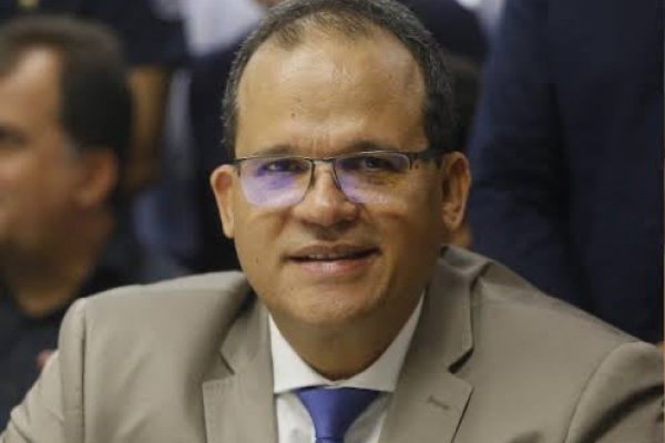 [Morre aos 61 anos o jornalista Pacheco Maia, ex-secretário de Comunicação de Salvador]