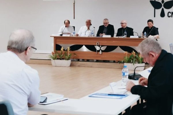 [CNBB critica fala de Flávio sobre fake news de padroeira e diz que 'mentira não se combate com outra mentira']