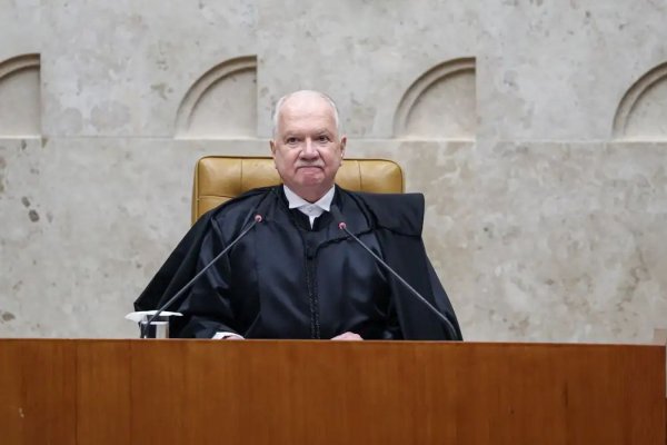 [Edson Fachin se reúne com ministros do TSE para discutir crise na Corte às vésperas das eleições]
