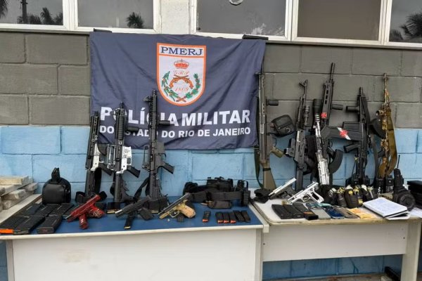 [Suspeito morre e doze pessoas ficam feridas durante operação em complexo no Rio de Janeiro]