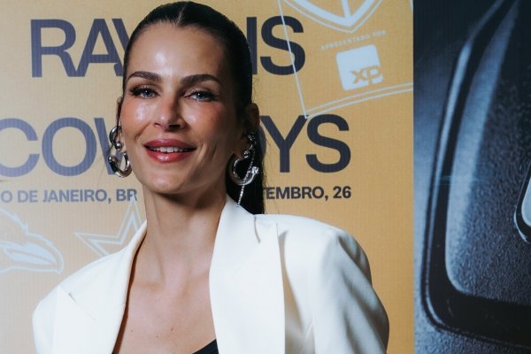 [Fernanda Motta prestigia primeiro jogo da NFL no Maracanã a convite da XP!]