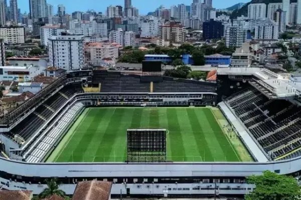 [Criticado por Neymar, gramado da Vila está fora do prazo de validade]