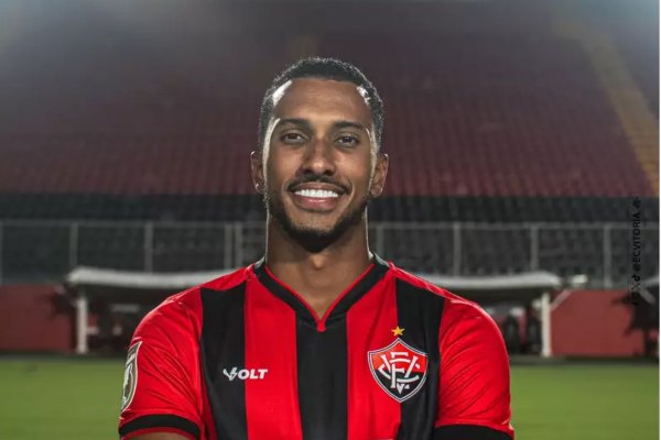 [Vitória é condenado a pagar R$ 7 milhões a Lucas Braga, mas vai recorrer]