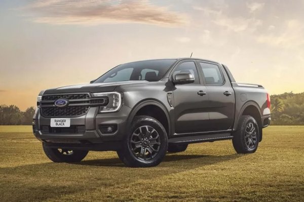 [Ford Ranger mantém liderança nas vendas em setembro à frente da Hilux ]