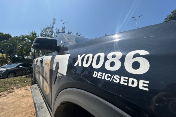 [Carro roubado é encontrado desmontado em oficina na Suburbana]