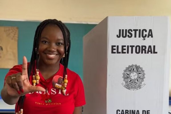 [Cobrando maior presença da esquerda no digital, Ana Elisa chega a Brasília para reunião com Lula]