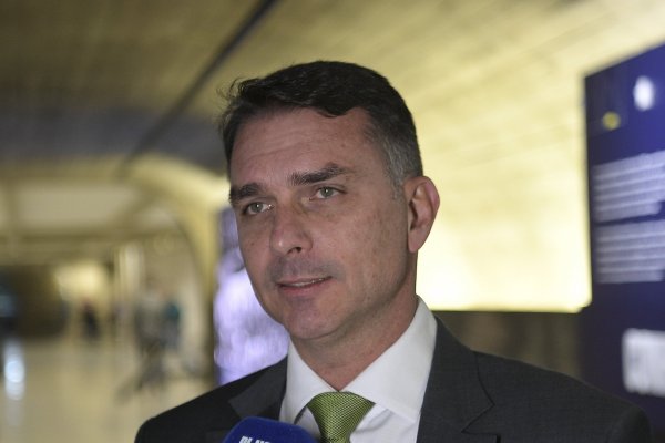 [Vídeo: União Progressista declara apoio a Flávio Bolsonaro no segundo turno]