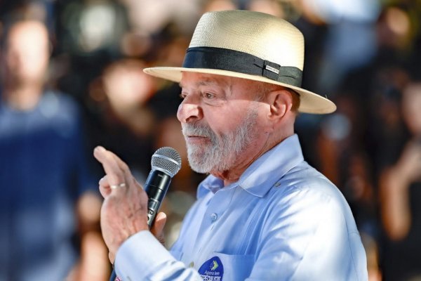 [Lula diz estar confiante de que Alcolumbre colocará fim da escala 6x1 em votação ]