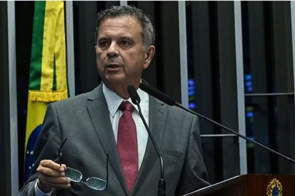 [Coordenador de campanha de Flávio Bolsonaro, Rogério Marinho é internado após passar mal ]