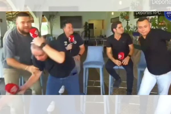 [Vídeo: Jornalistas deixam estúdio durante terremoto no Panamá]